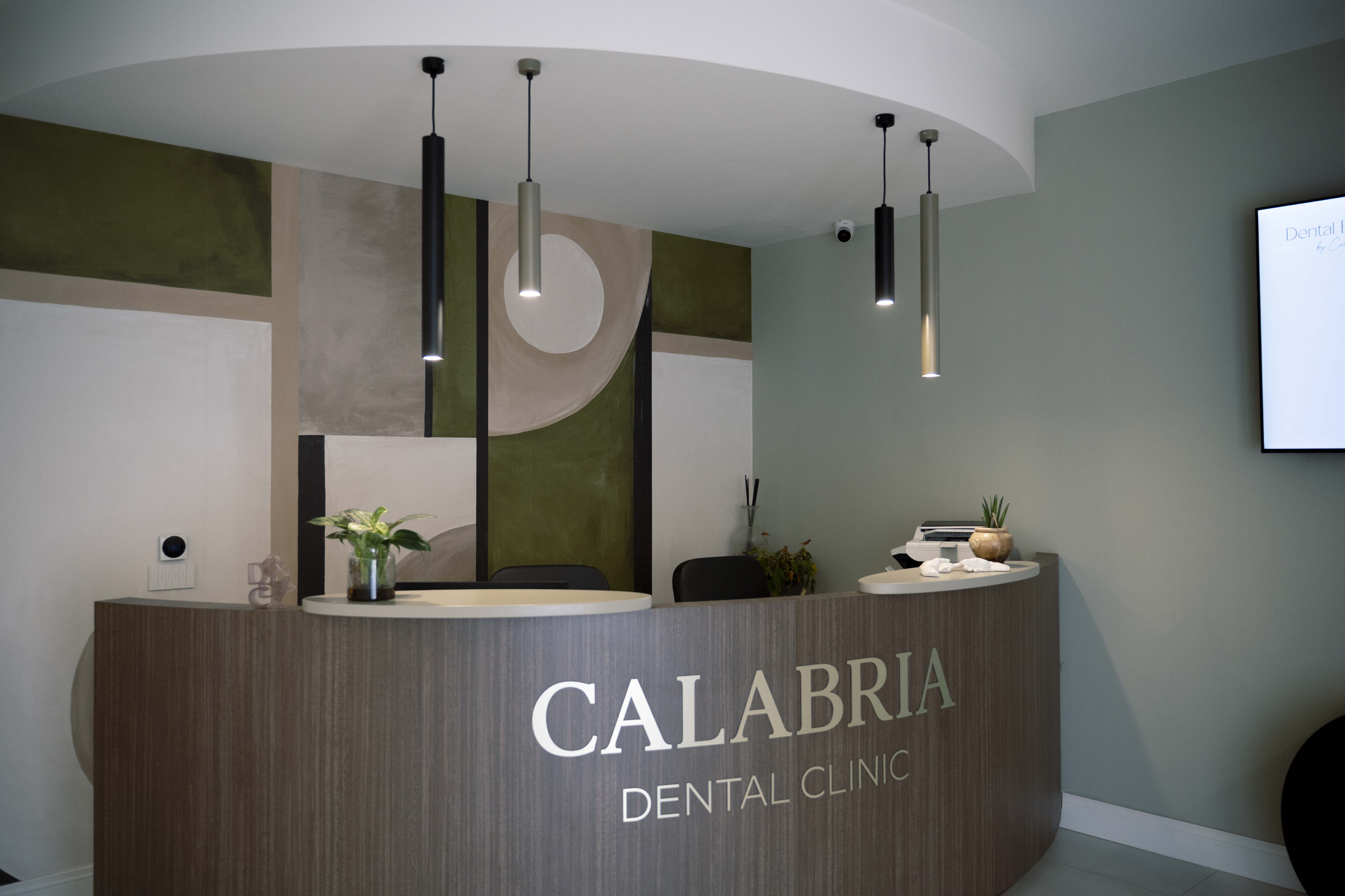 Sala d’attesa della Calabria Dental Clinic a Marigliano